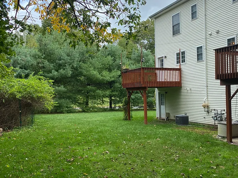 7 Gwen Rd #B — Photo 11