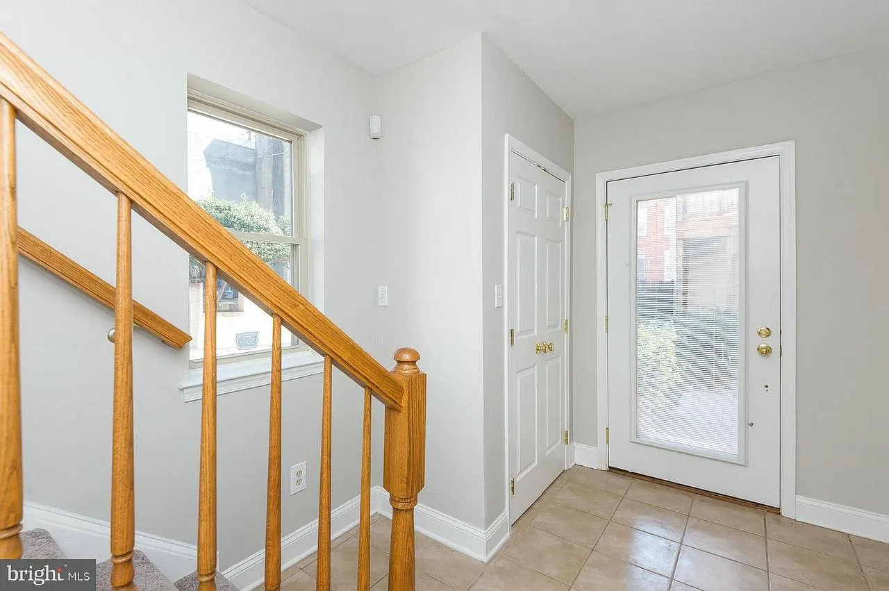 3 bed, 2.5 bath, 1692 sqft, $2,900 — Photo 3