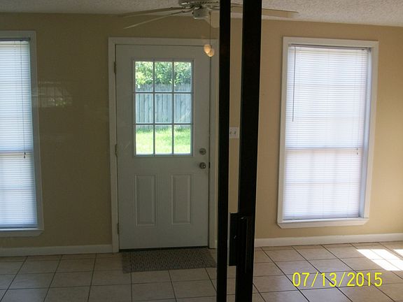 4th image of 15326 Parkwood Dr N