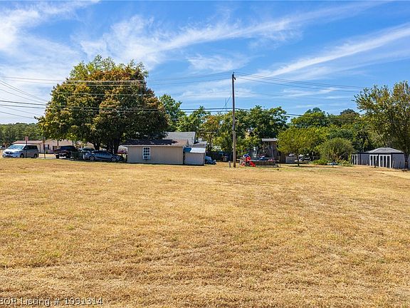 3rd image of Fayetteville Rd