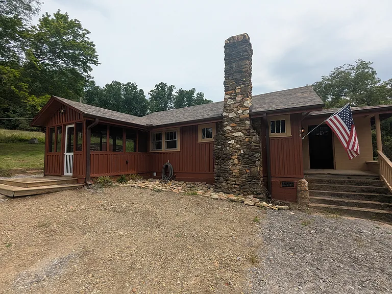 174 Warren Creek Rd — Photo 1
