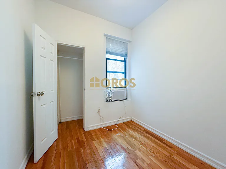 324 E 13th St #15 — Photo 4
