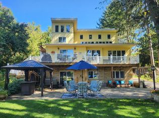 S108W34703 Jacks Bay Rd, Mukwonago, WI 53149