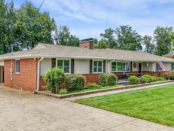 3rd image of 7404 Sheffield Dr