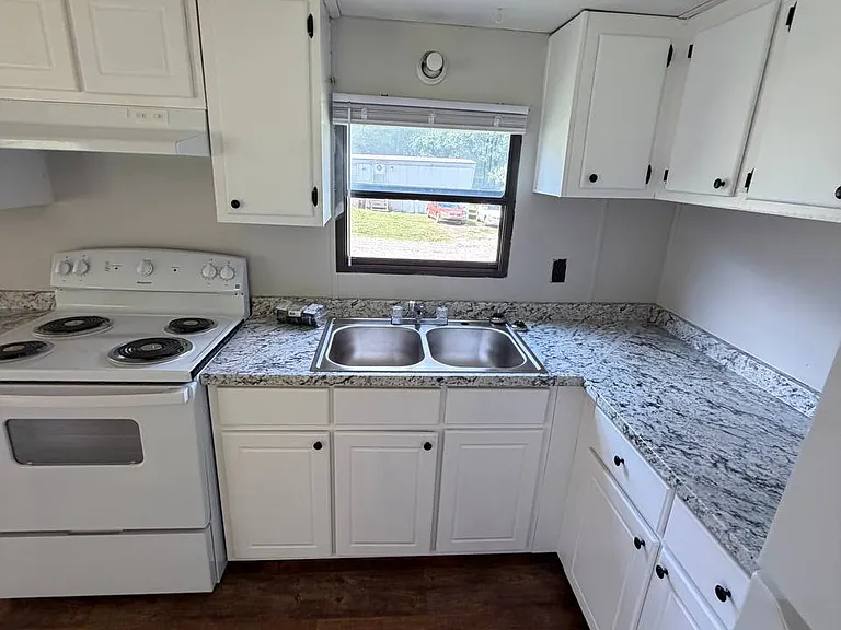 536 Abbott Rd #6 — Photo 3