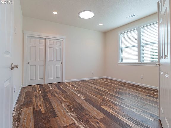 5th image of 155 Zephyr Dr