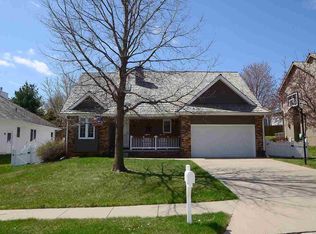 1216 Limerick Rd, Papillion, NE 68046