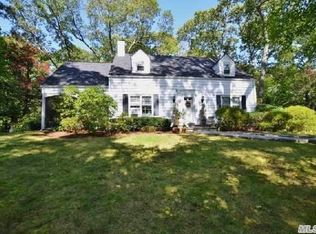 23 E Rogues Path, Huntington Station, NY 11746