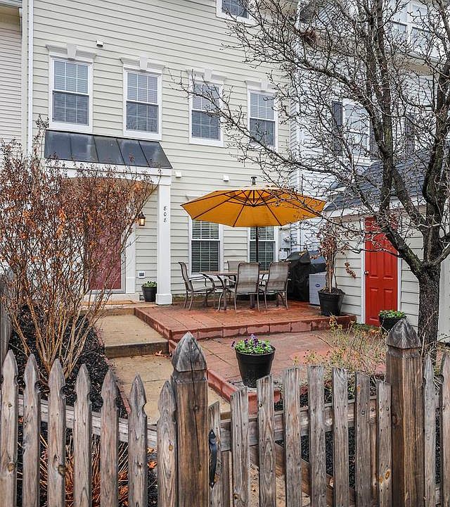 1st image of 808 Estuary Dr