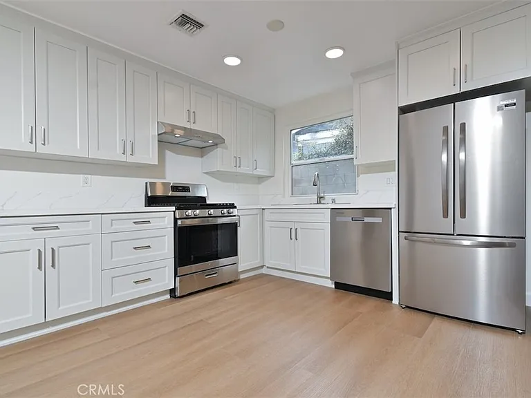 7006 Helmsdale Rd — Photo 18