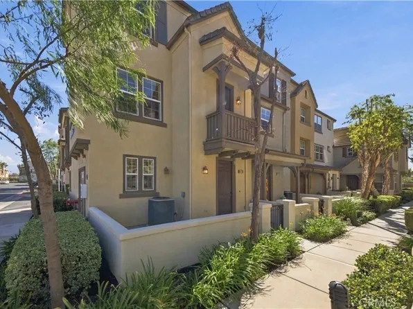 6979 Vining St, Chino, CA 91710