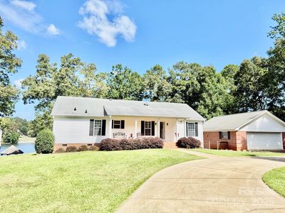 1886 Lake Rd, Ridgeway, SC, 29130