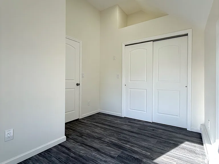 144 W End Ave — Photo 16