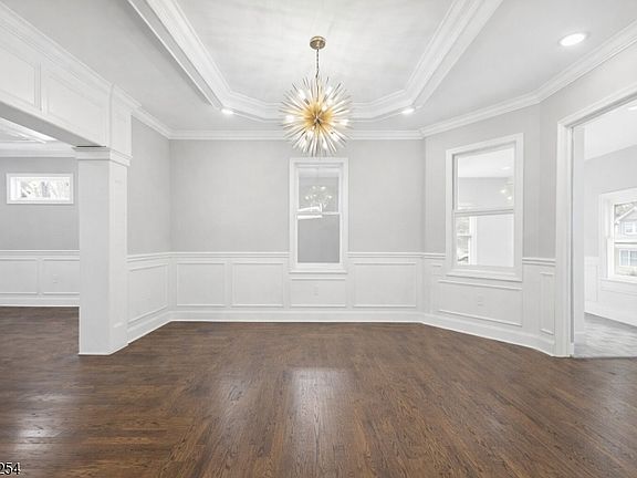 3rd image of 146 Poplar St