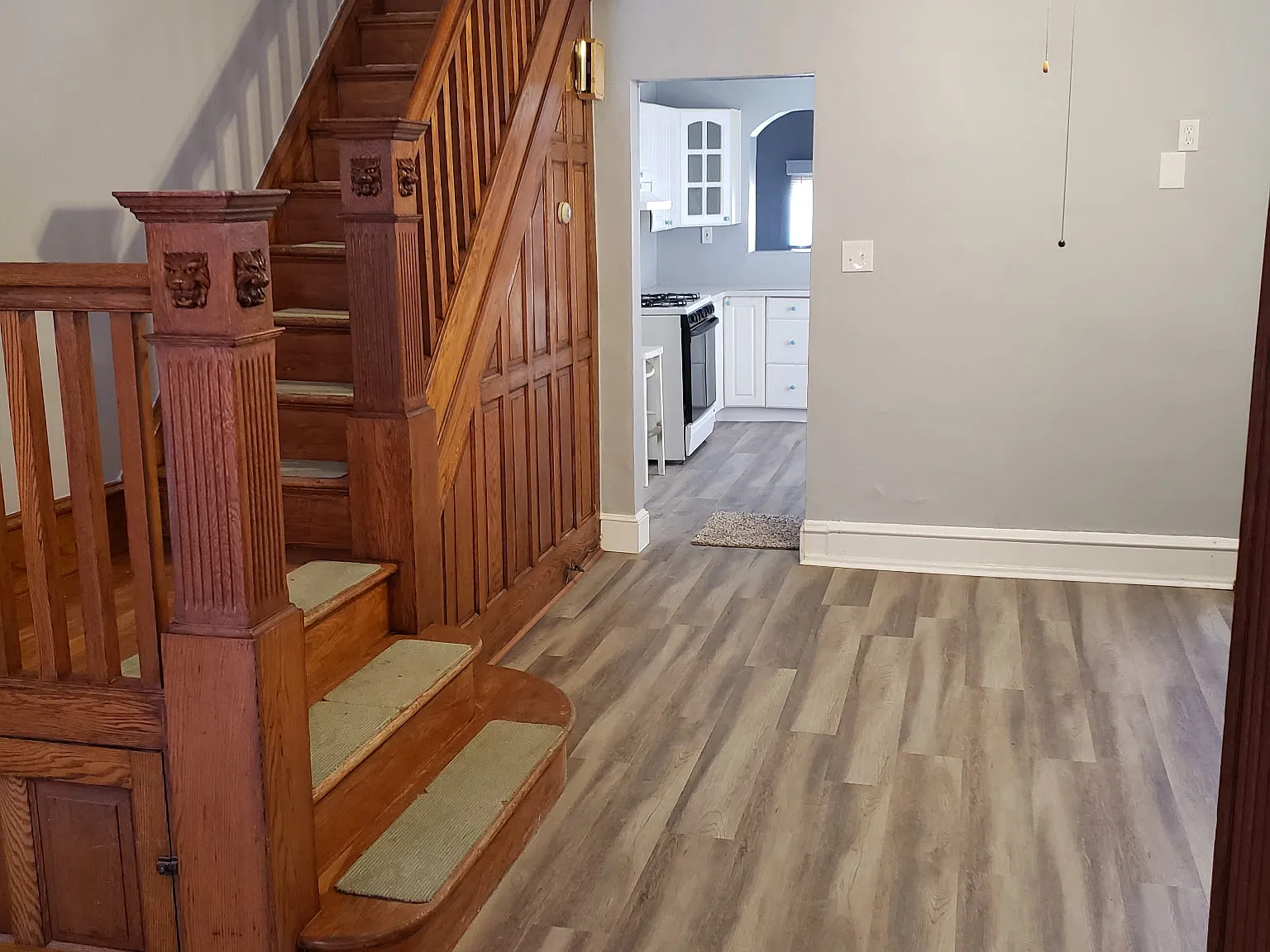3 bed, 990 sqft, $1,595 — Photo 2