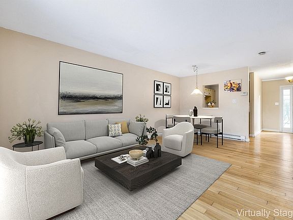 4th image of 4 Village Brook Ln #4