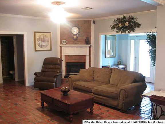 2nd image of 2417 Oak Alley Dr