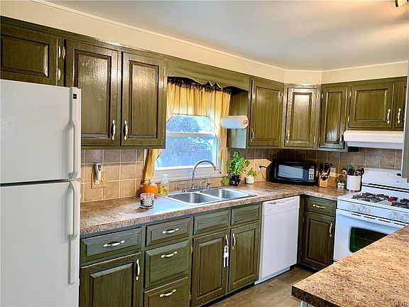 2nd image of 2638 Eldridge Ave