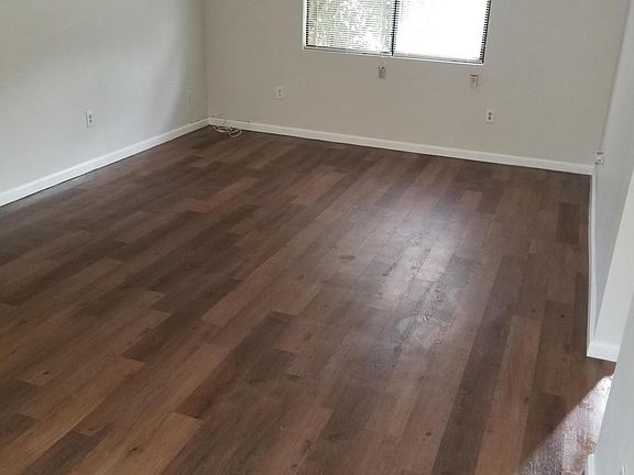 2nd image of 623 Oaks Hollow Ct #D1-2