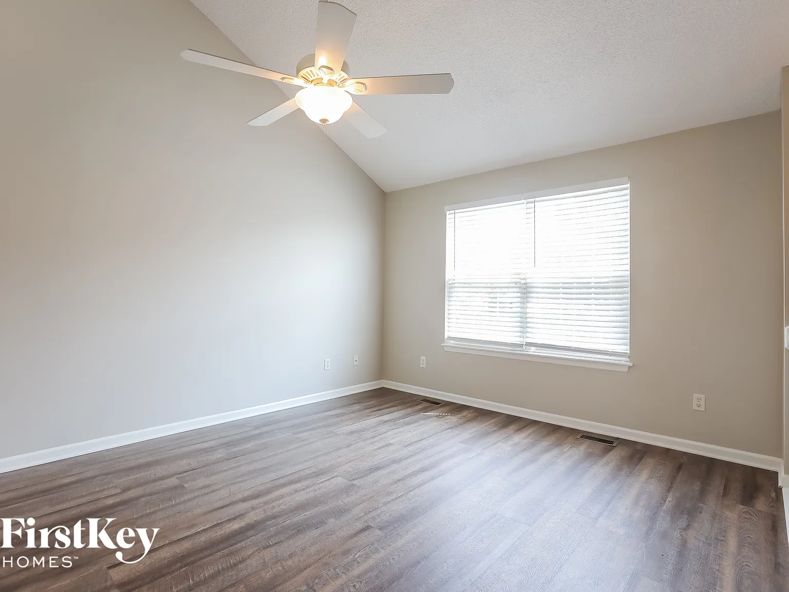 3 bed, 2.0 bath, 1550 sqft, $1,980 — Photo 3
