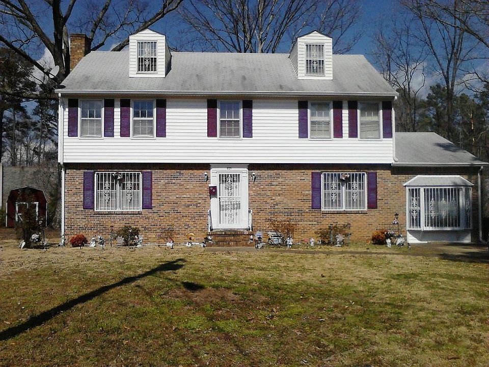1st image of 821 Roberto Dr