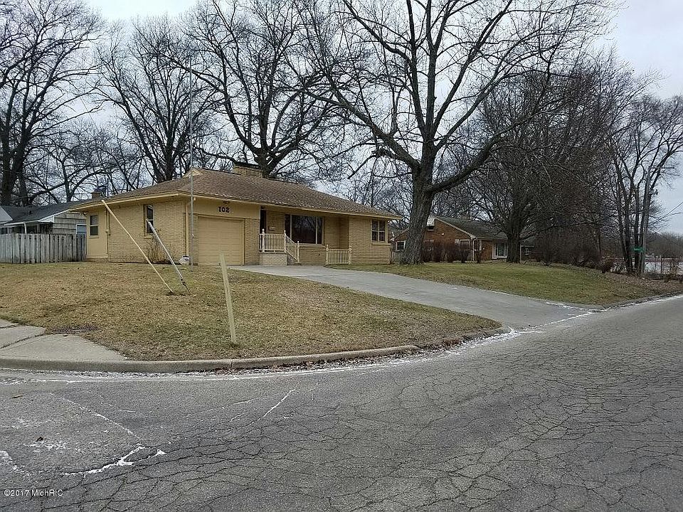 1st image of 102 W Norton Ave