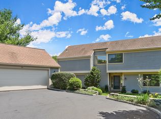 103 W Lyon Farm Dr, Greenwich, CT 06831