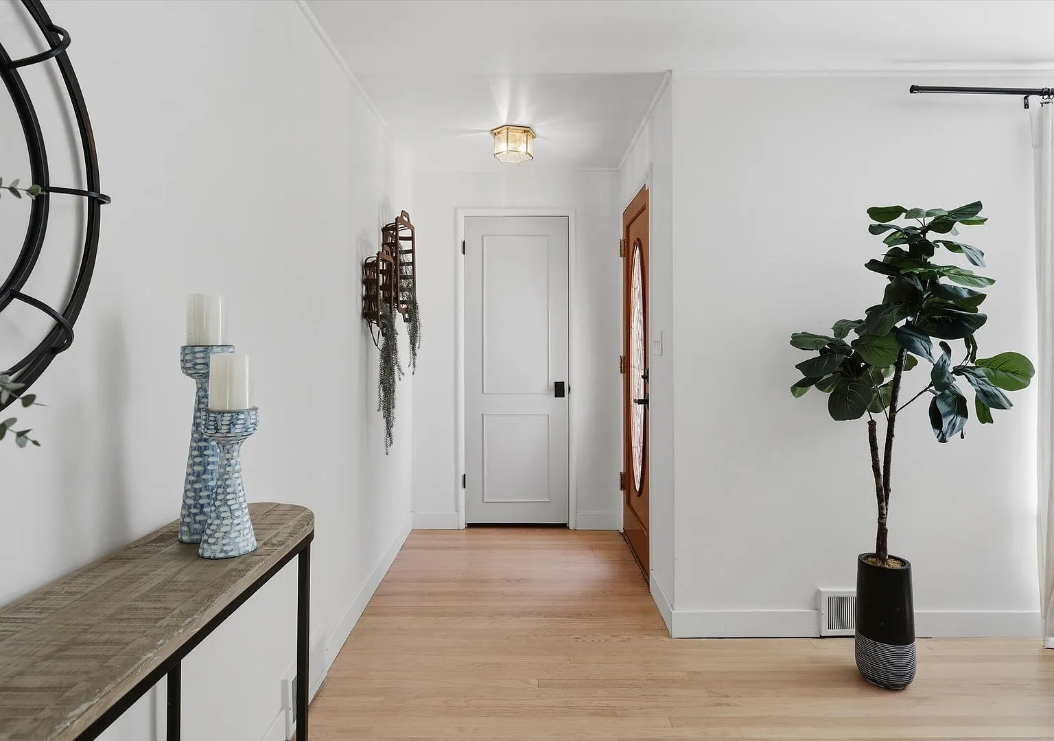 3Bd/2Ba Seattle Home — Photo 4