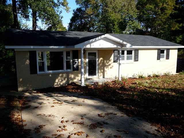 1st image of 131 Oak Hill Dr