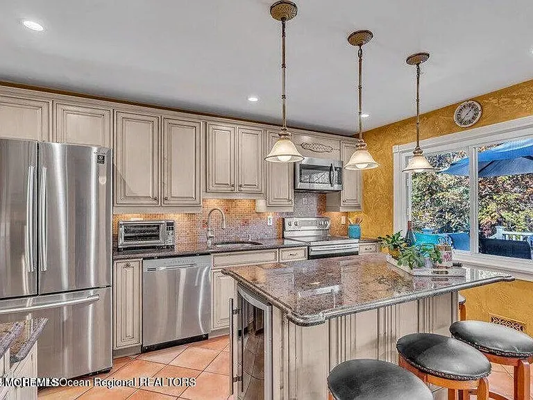 541 Frank Applegate Rd — Photo 8