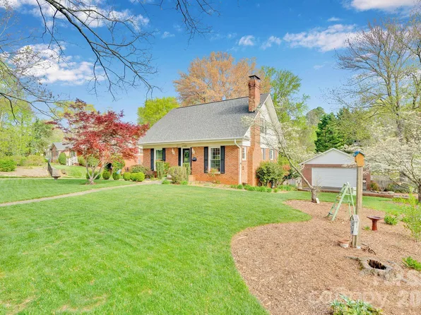 1745 Wensley Dr, Charlotte, NC 28210