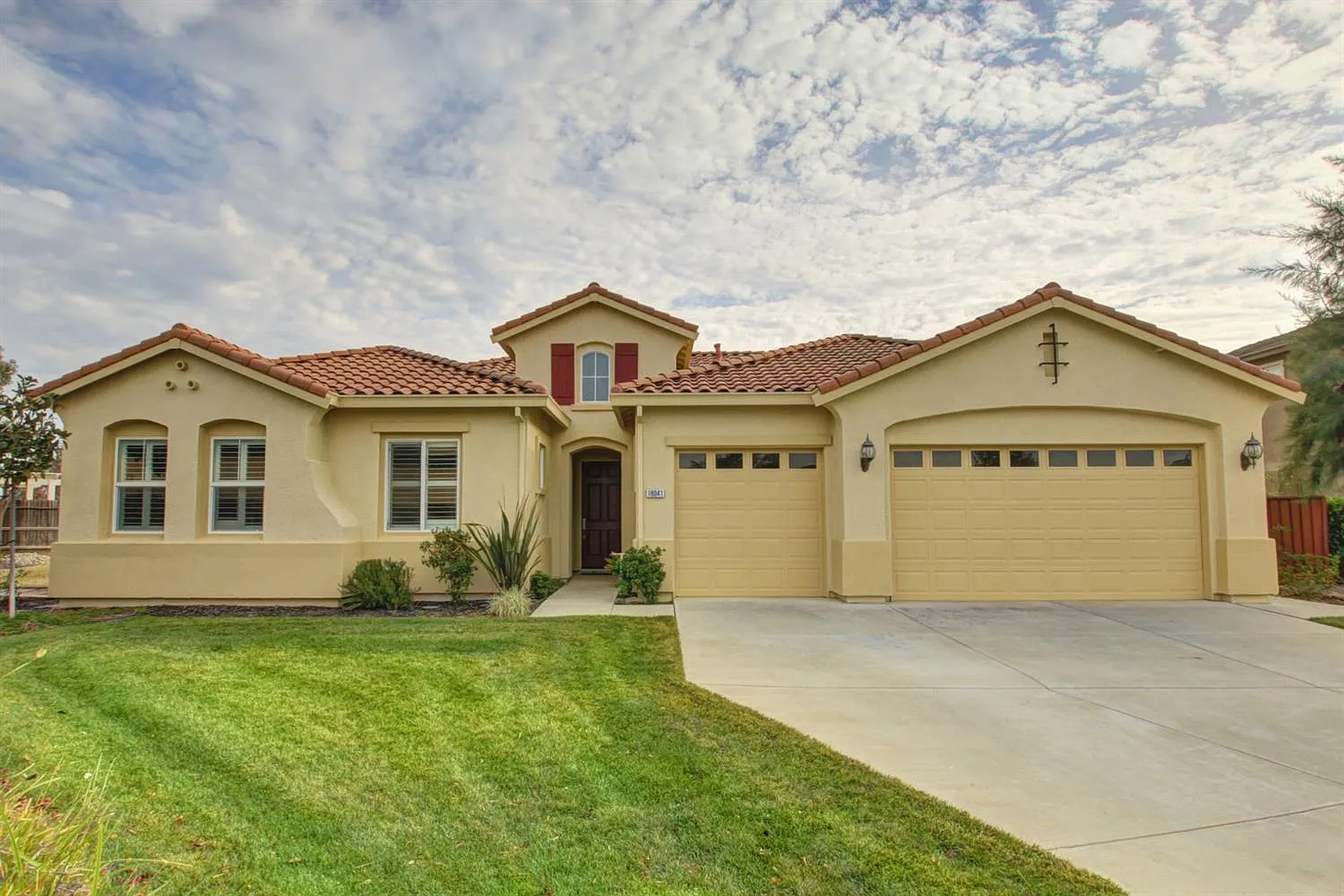 18041 Blue Winged Ct photo 1