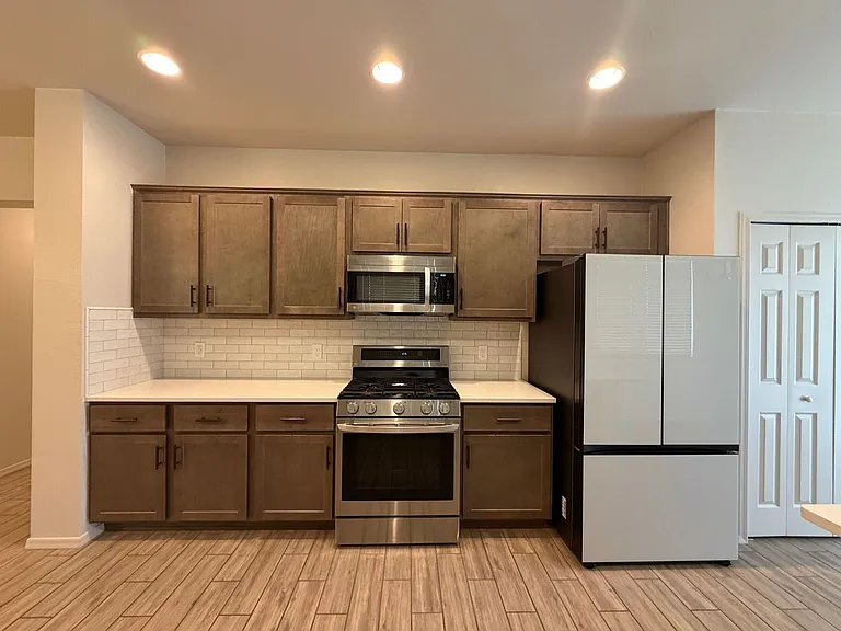 1864 Brookshire Dr — Photo 8