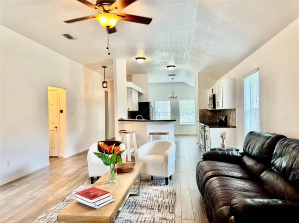 13605 Trail Meadow Ln, Rosharon, TX 77583