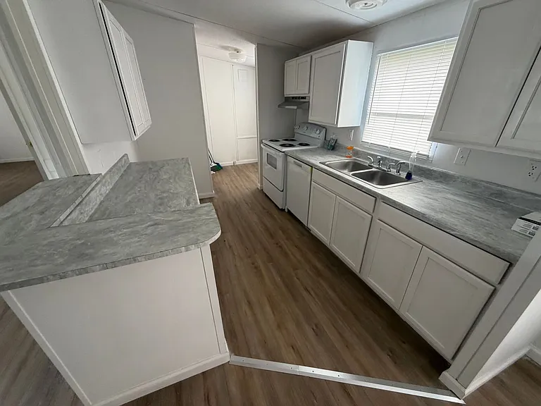 113 Briteblue Dr — Photo 3