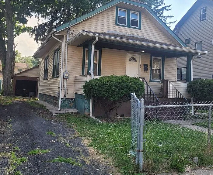 24 Valley St — Photo 1