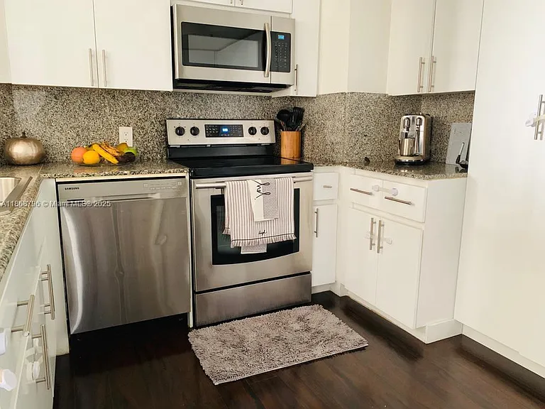 6301 Collins Ave #1606 — Photo 11