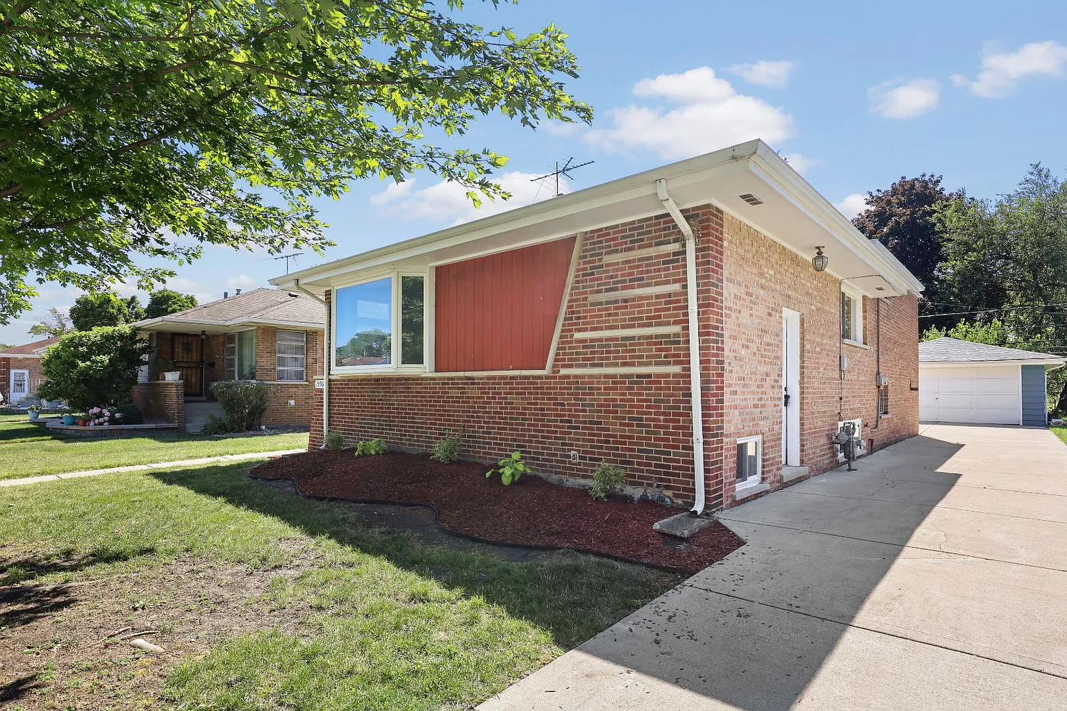 15960 Drexel Ave photo 1