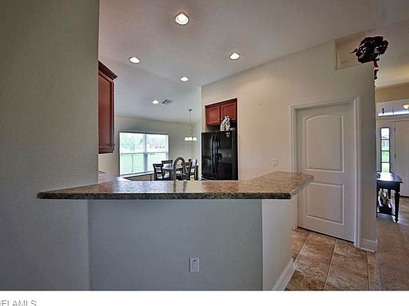 4th image of 409 NW 1st St