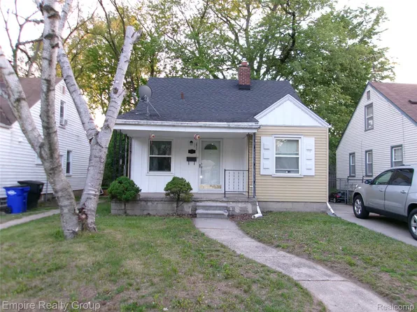 7507 W Parkway St, Redford, MI 48239