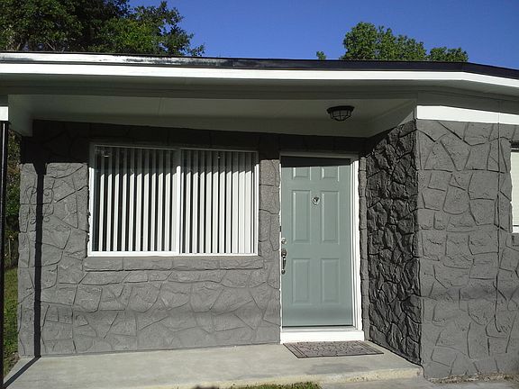 3rd image of 9369 Gilchrist Ct