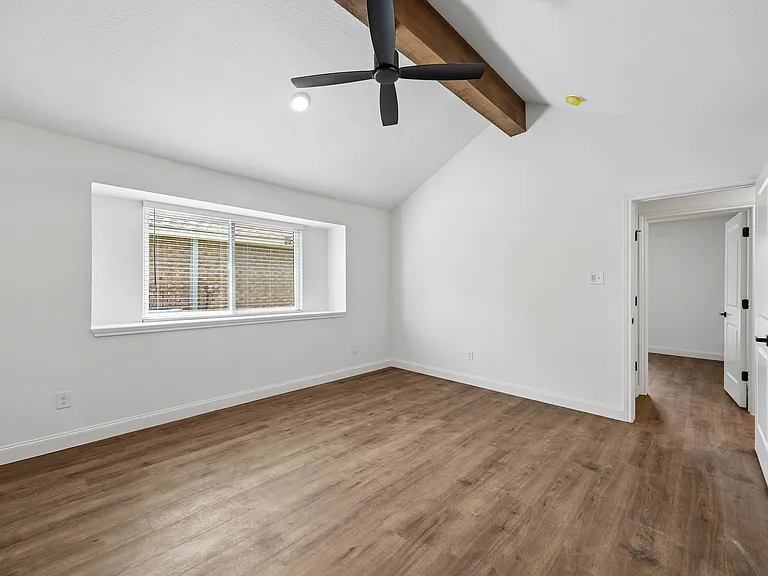 1916 Arbor Creek Dr — Photo 18