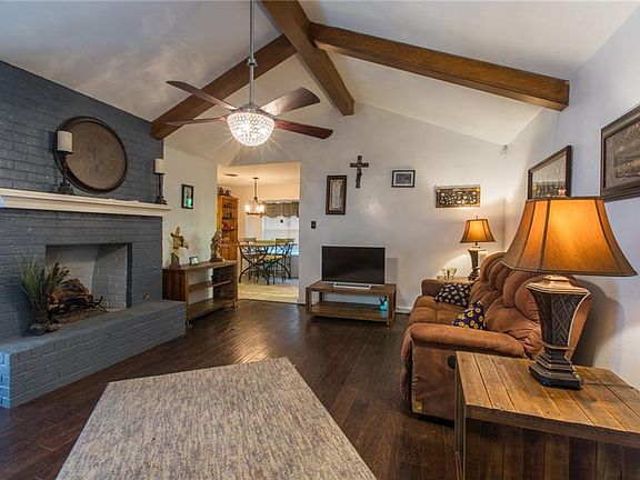 3rd image of 529 Turtle Creek Dr