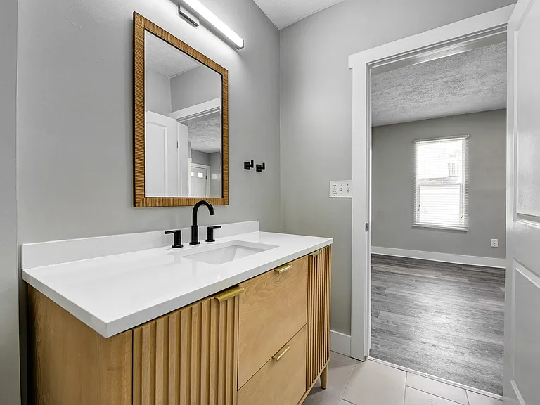 2485 W 7th St #4 — Photo 15