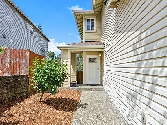 2nd image of 4206 S 137th Street