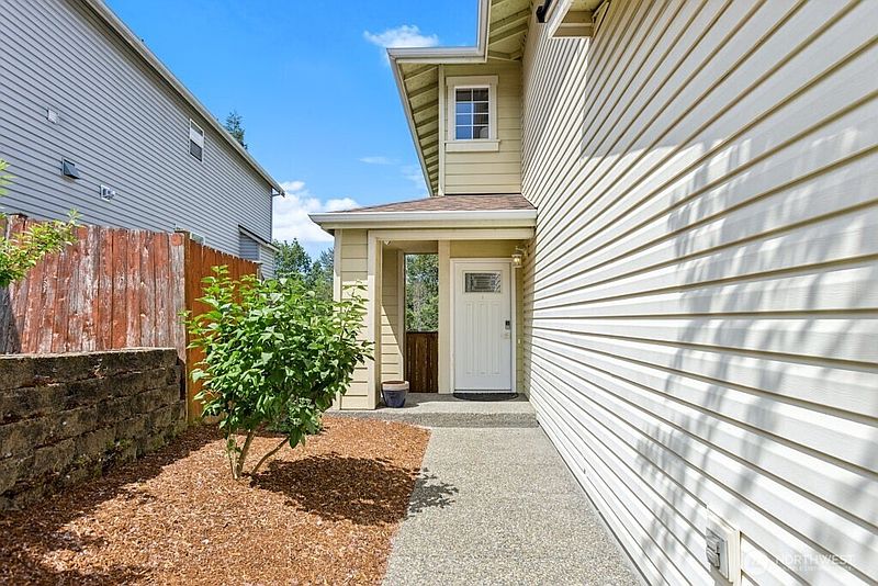 2nd image of 4206 S 137th Street