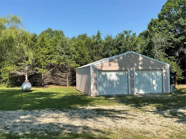 1561 Jackson Rd, Ottawa, KS 66067