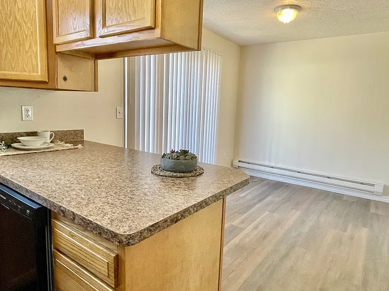 1554 Monroe Blvd #D3 — Photo 6