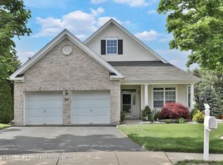 94 Iris Ct, Holmdel, NJ 07733