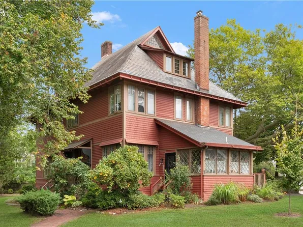 48 Everett St Unit E, Newport, RI 02840